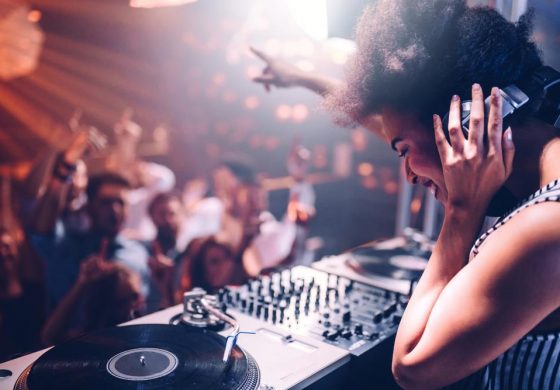 4 Reasons To Hire A DJ For Your Corporate Event